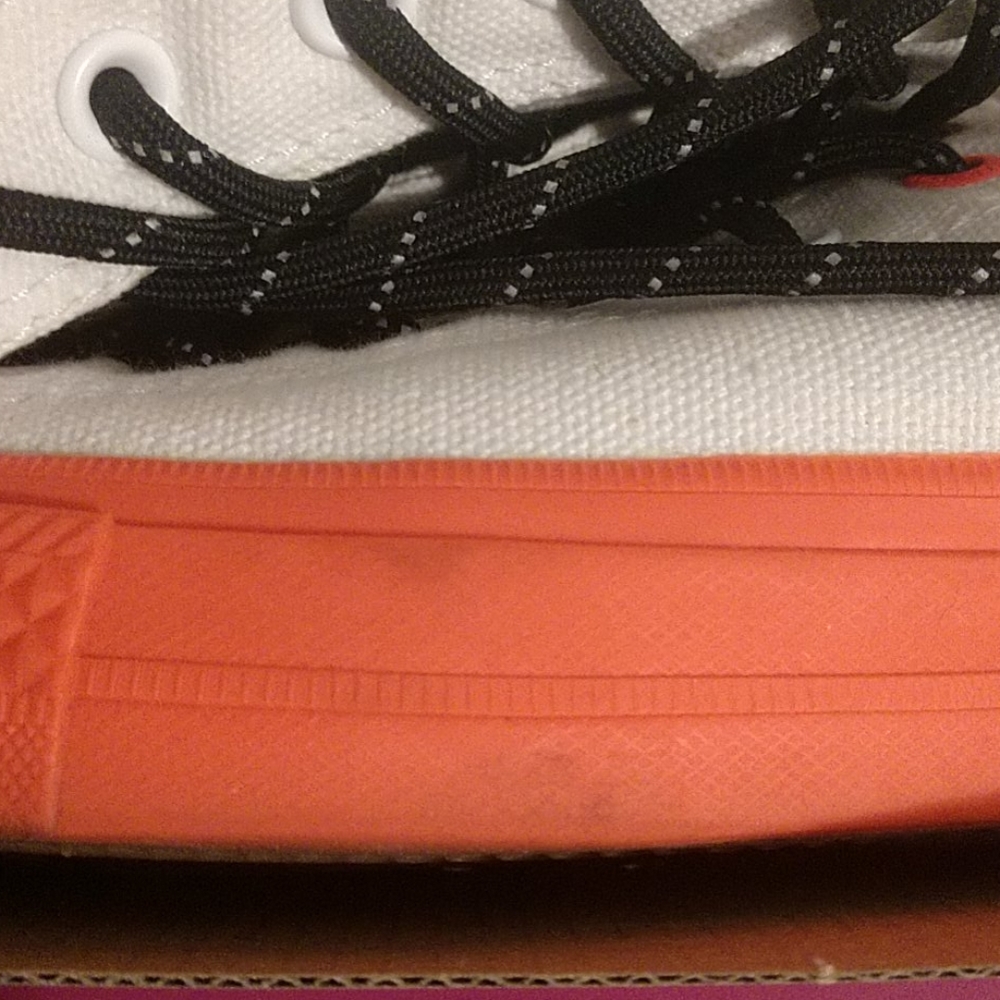 Converse, NIB - Picture 3 of 4